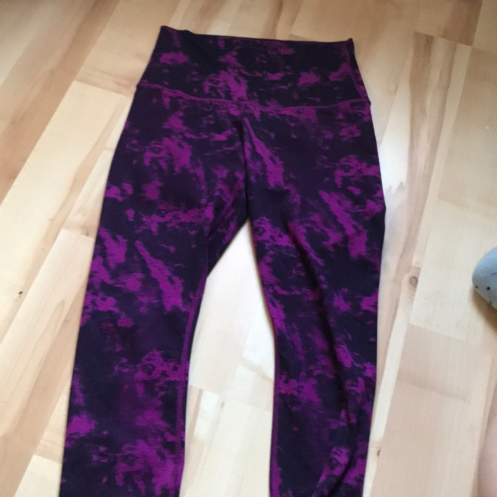 Lululemon Capri Size 4 Purple and Black